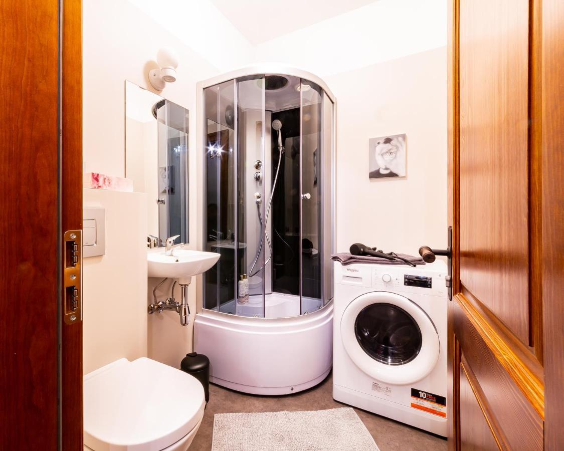 Appartamento Gourmet Storie's Ap 68sqm Renovated Free Parking Riga